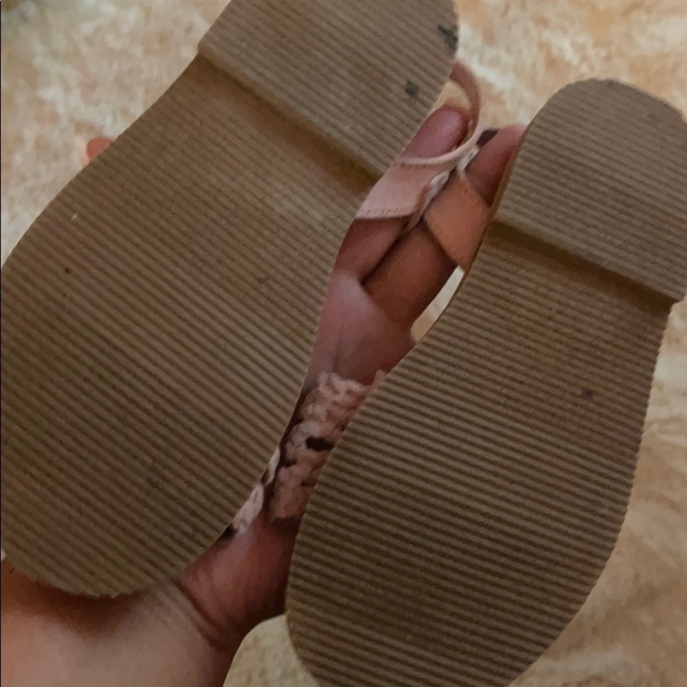 Pink sandals - Picture 2 of 2